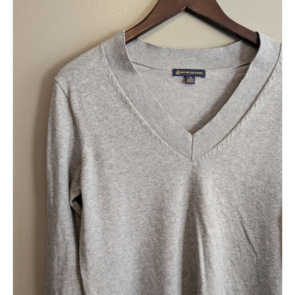 Brooks Brothers Size Medium V-Neck Sweater Womens Gray Pullover Pima Cotton LS - Picture 3 of 6